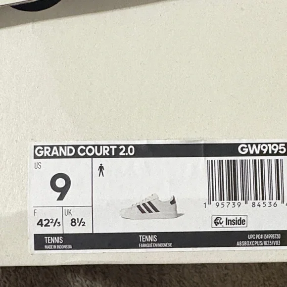 Adidas Classic White and Black Shoes - Picture 11 of 11